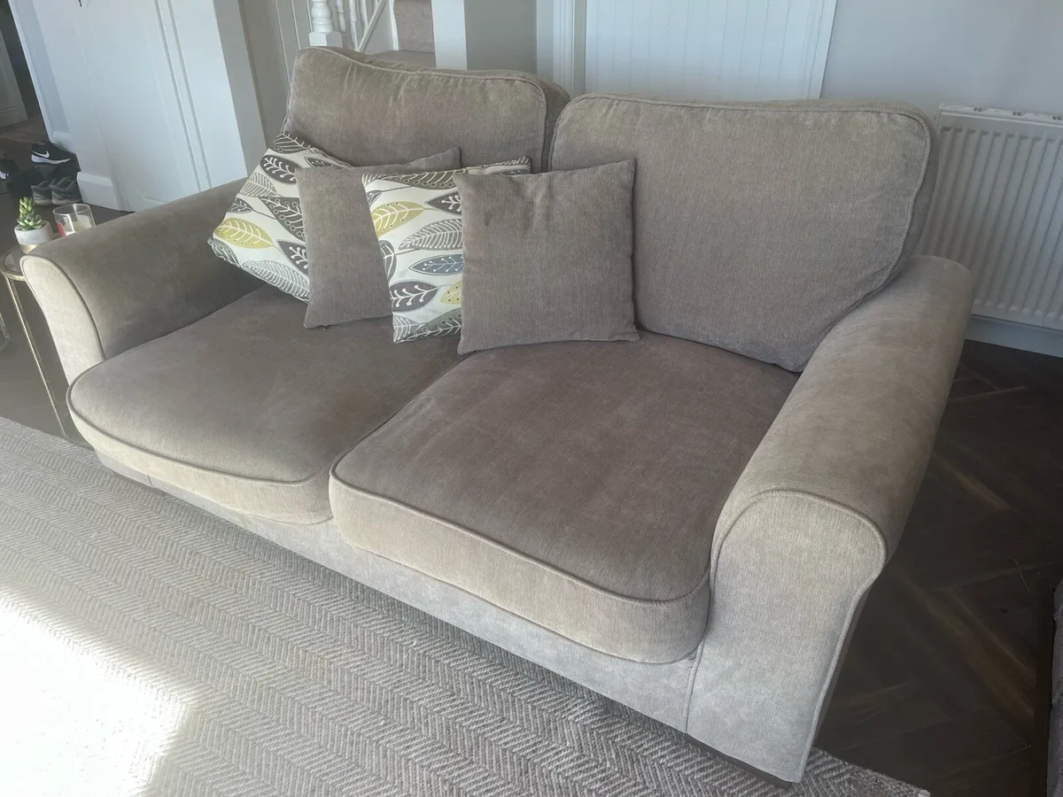 Sofa and matching - Image 1