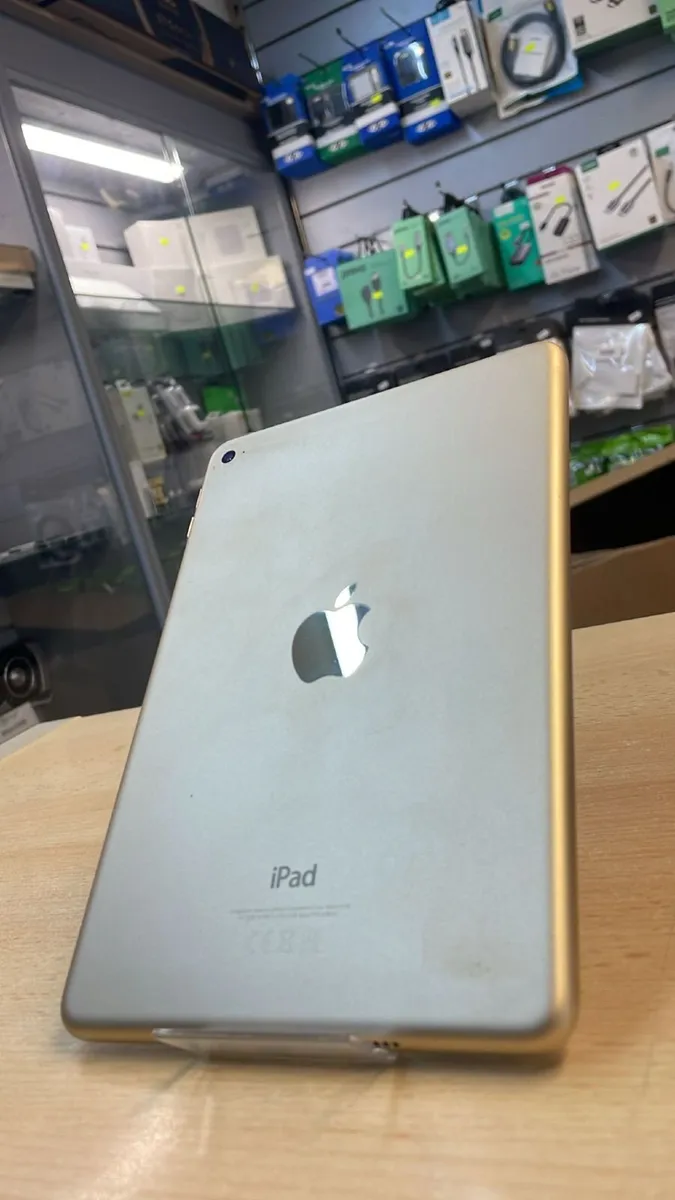iPad Mini 4 128GB - Image 1