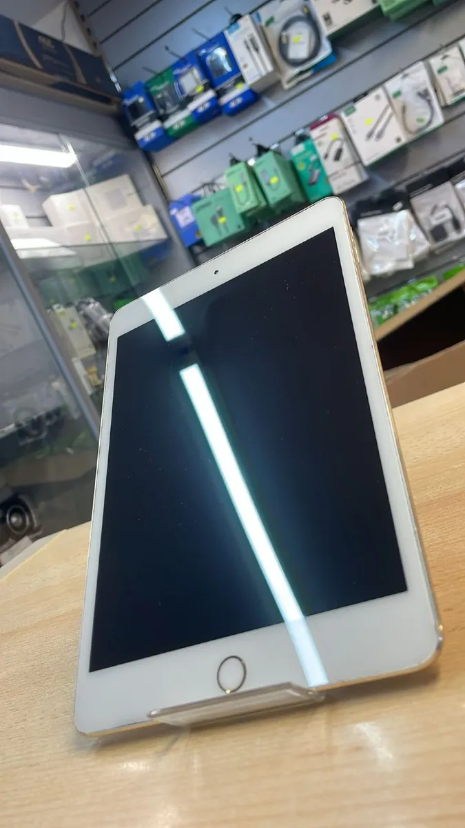 iPad Mini 4 128GB - Image 2