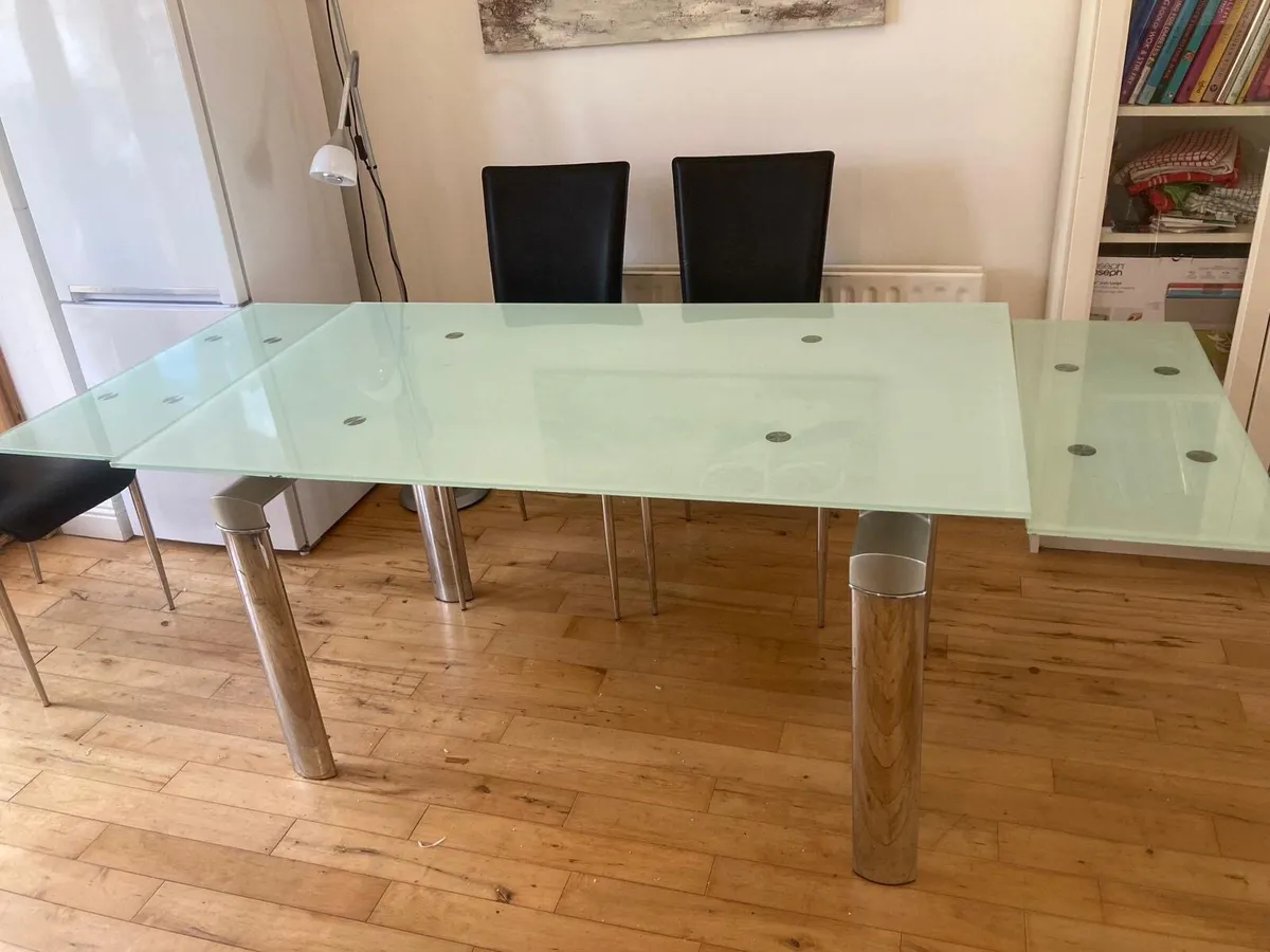 Kitchen dining table extendable - Image 1