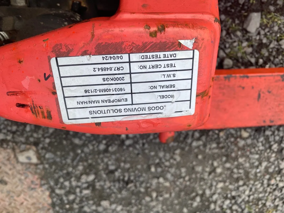 Selection of pallet trucks - Image 3