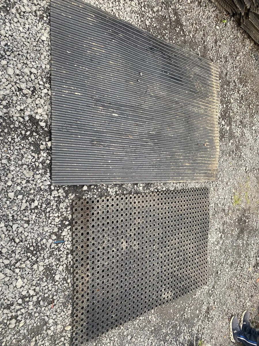 Heavy duty rubber mats - Image 1