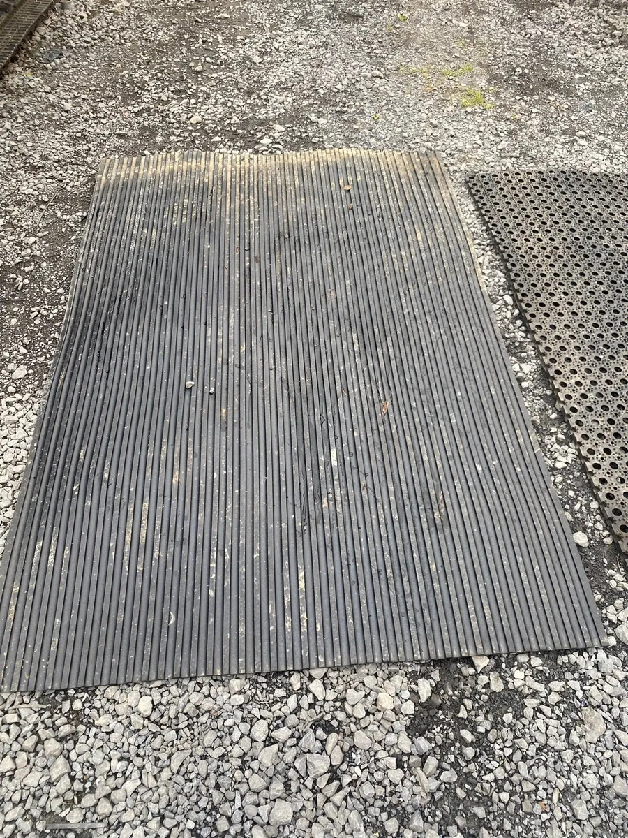Heavy duty rubber mats - Image 2