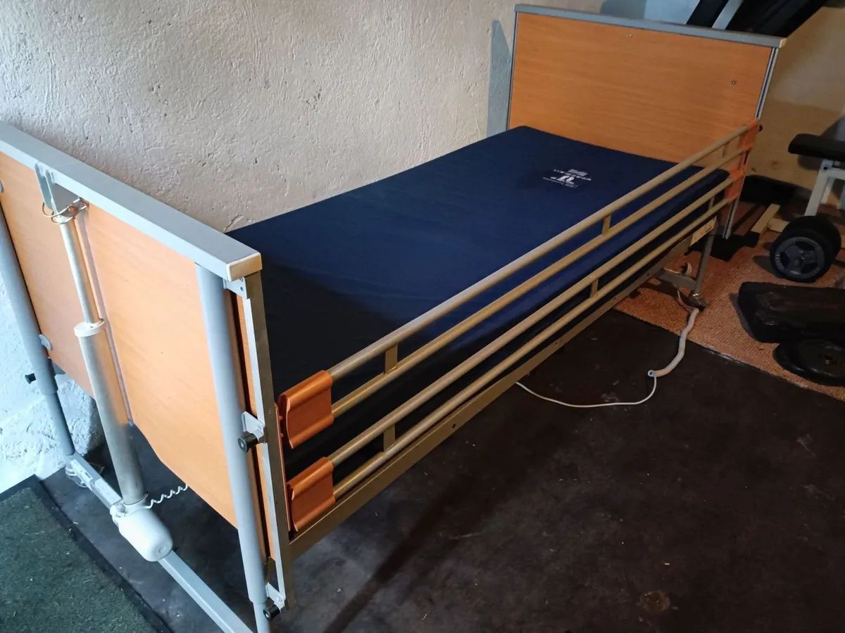 Hospital electric bed - Image 3
