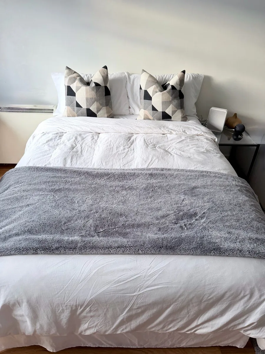 Double Bed - Image 2