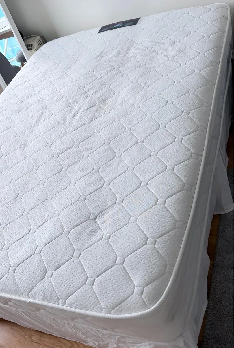 Double Bed - Image 4