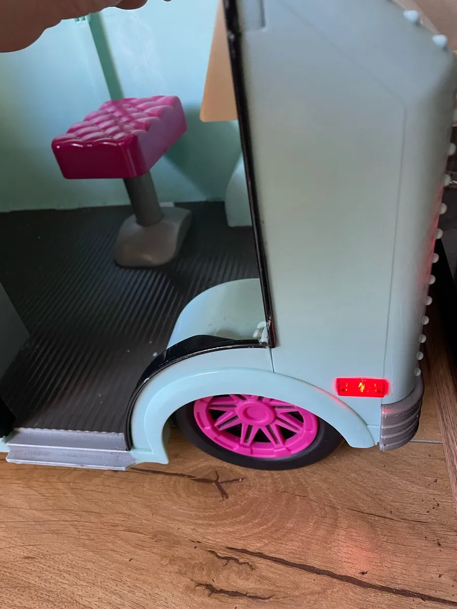 Our Generation Ice cream Truck & Cafe - Image 4