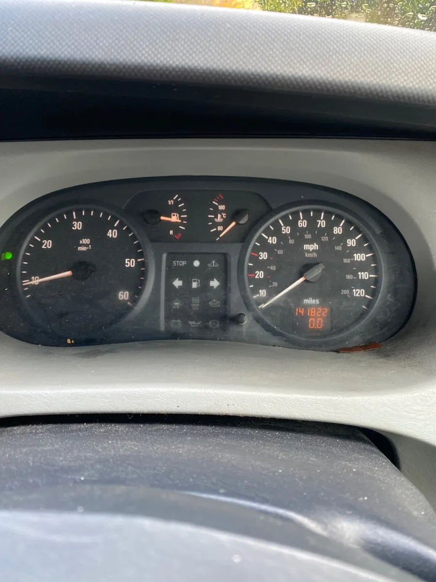 Opel Vivaro 2003 - Image 2