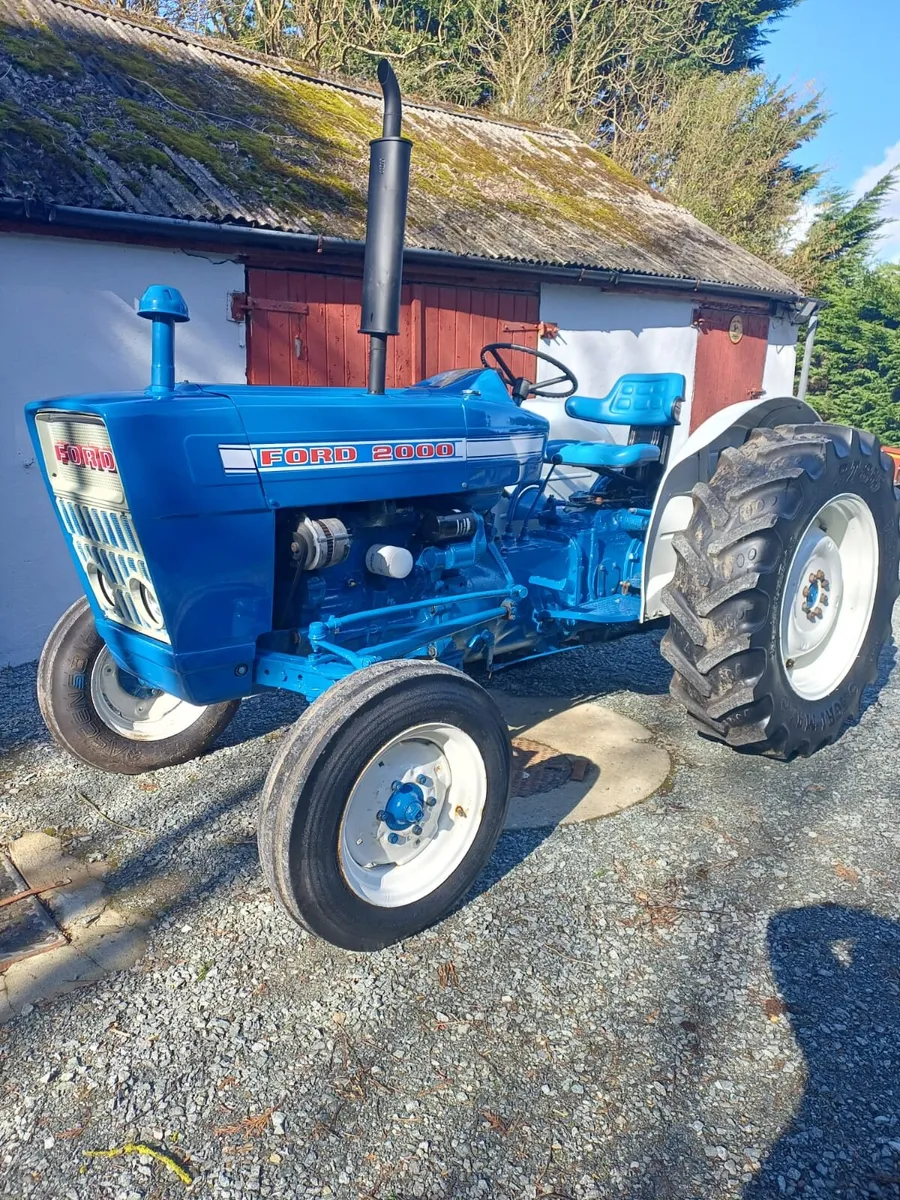 Ford 2000 Tractor 1973 with tax book, - Image 1