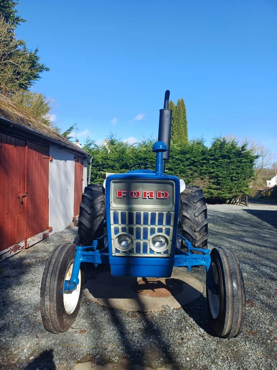 Ford 2000 Tractor 1973 with tax book, - Image 4