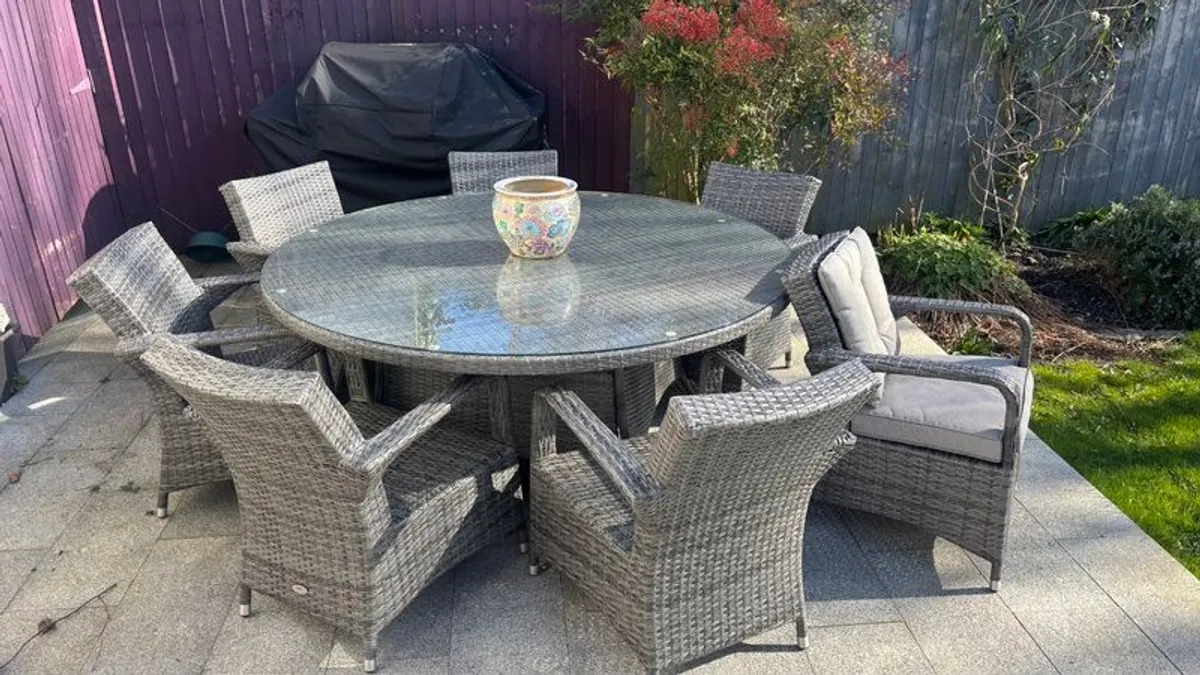 Rathwood Garden table and 8 chairs - Image 3