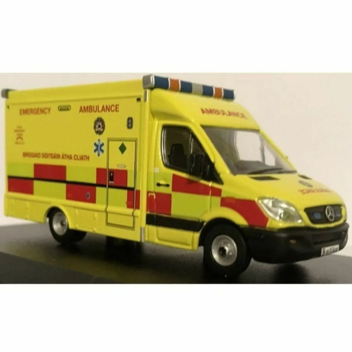 Dublin Fire Brigade : Dublin Fire Ambulance - Image 3