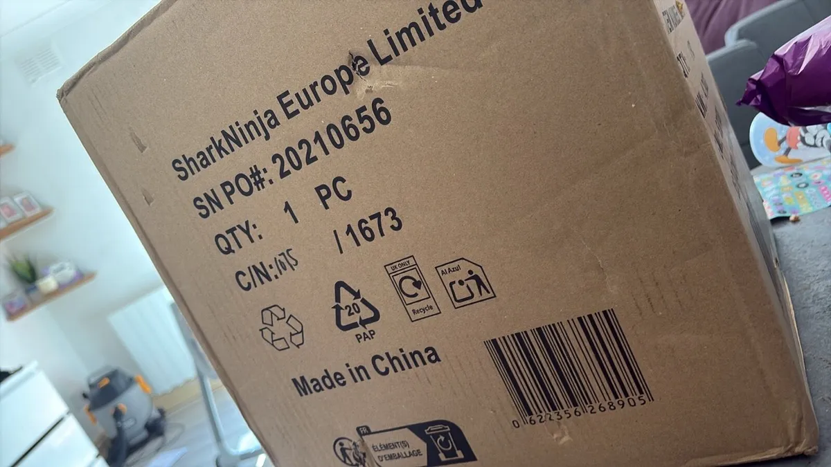 Shark stain striker - Image 3