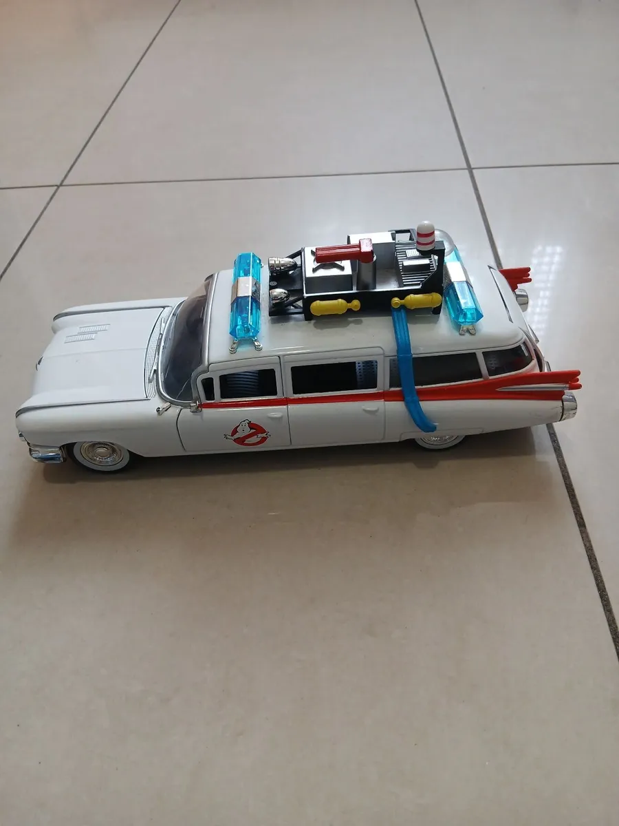 Ghostbusters ECTO-1 1:24 Die-Cast - Image 3