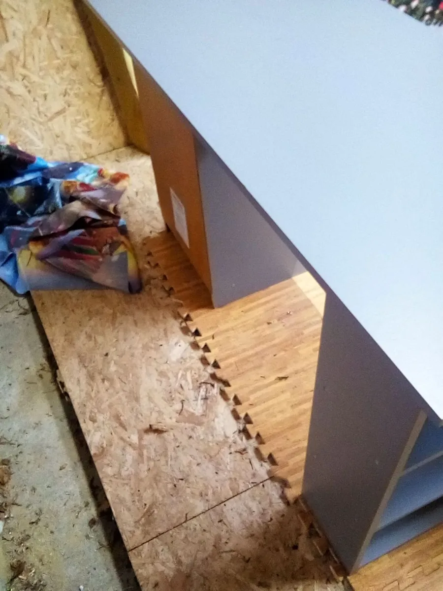 small desk, 47 long x 19 wide,x 28,5 inches  high - Image 2