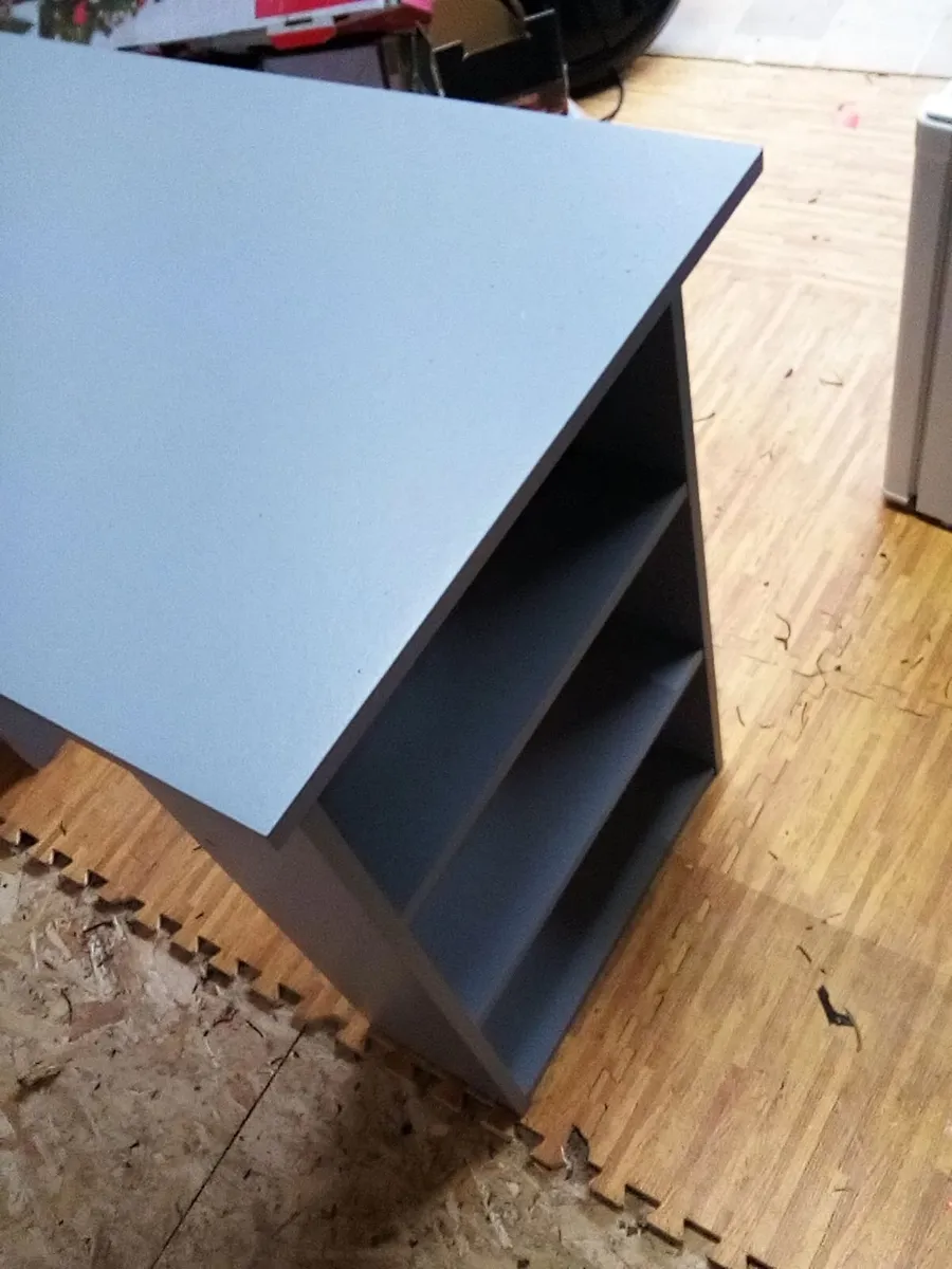 small desk, 47 long x 19 wide,x 28,5 inches  high - Image 3