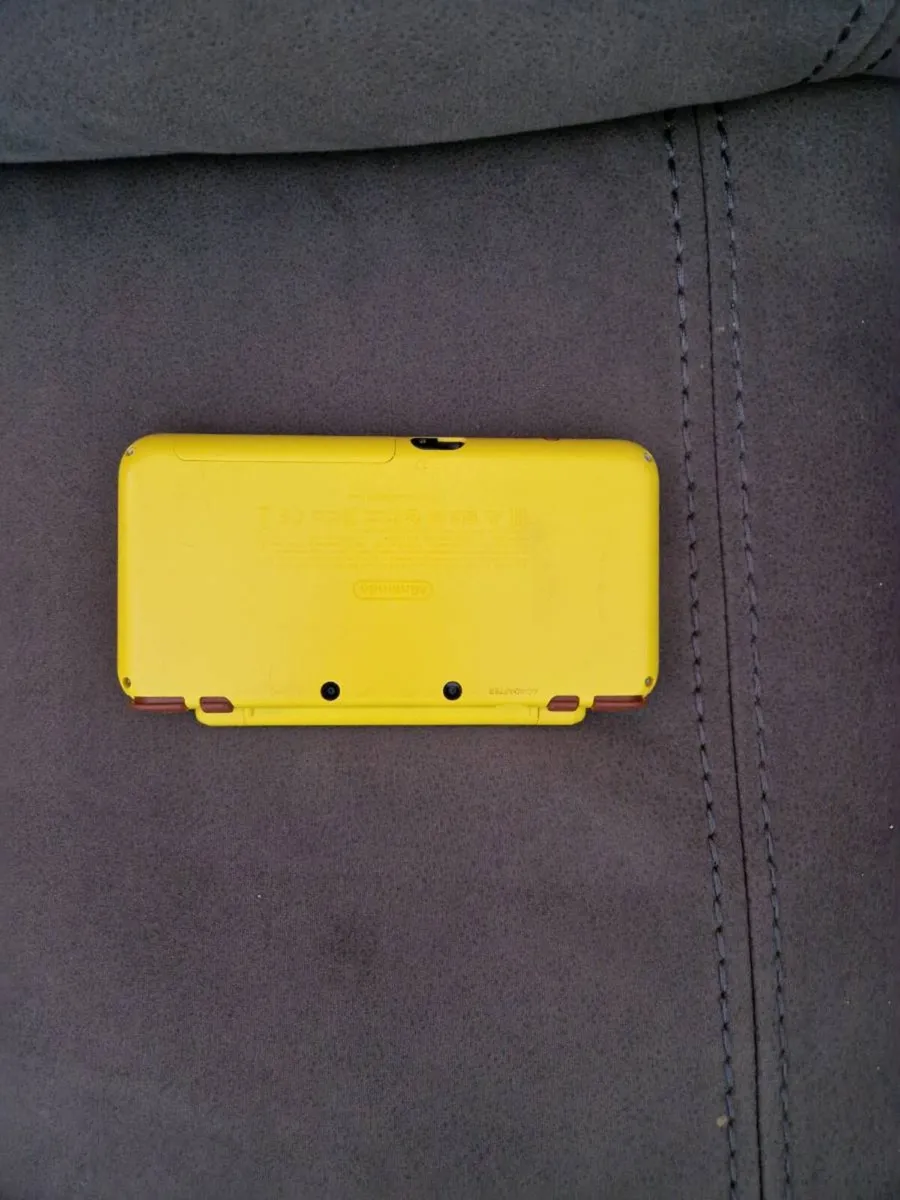 New 2ds XL Pikachu Edition - Image 3