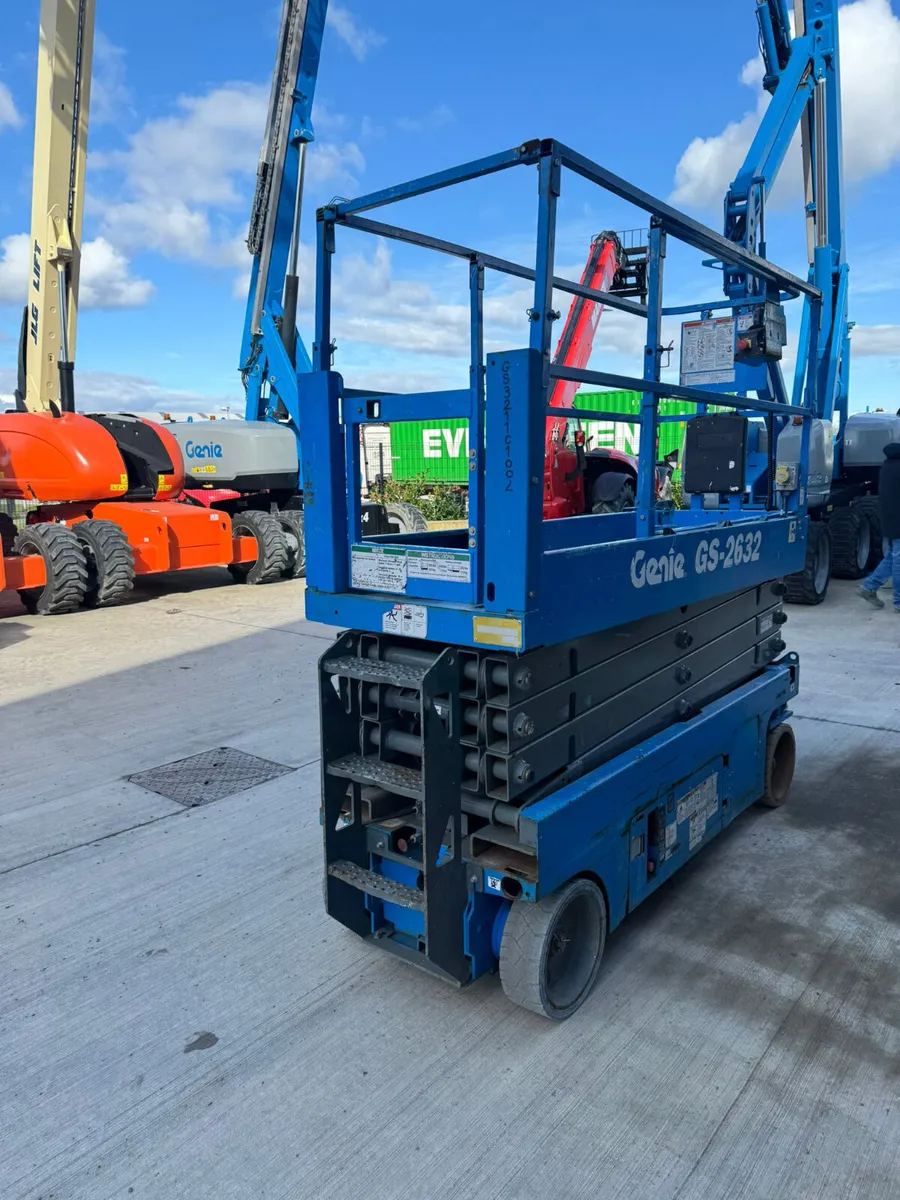 Genie Gs2632 Electric Scissor Lift - Image 3