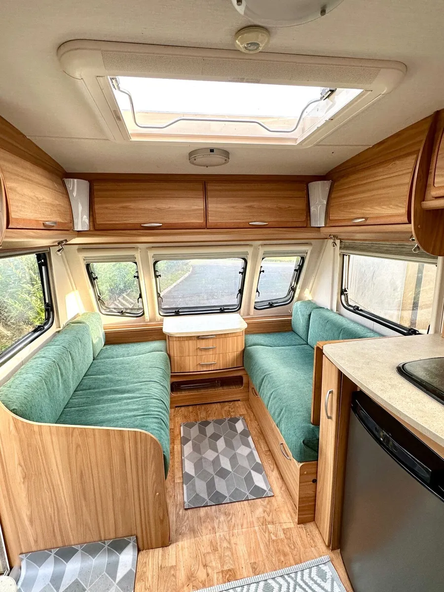 Lunar Clubman SE, Island Bed - Image 1