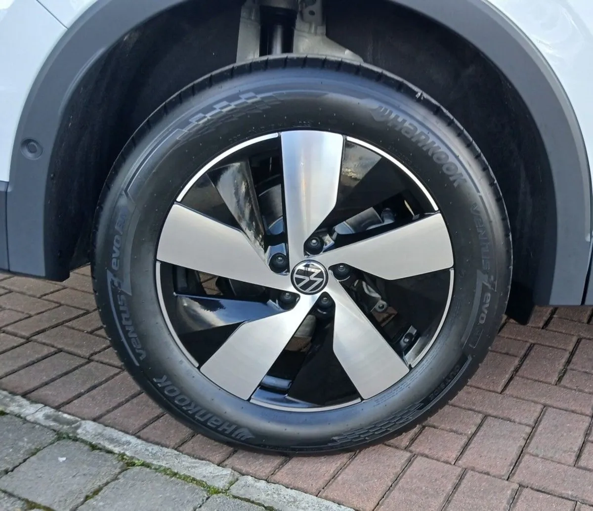 Volkswagen Tiguan 75 2.0TDI DSG 150HP **REAR VIEW - Image 3