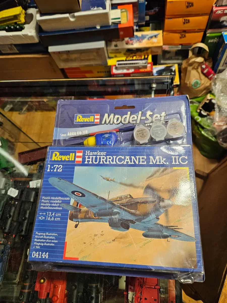 Airfix Revell RAF Hawker Hurricane - Image 2