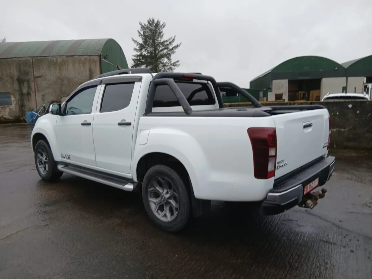 Isuzu D-MAX - Image 4