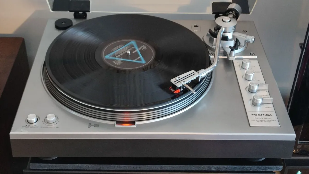 TOSHIBA SR-F335,FullAuto DirectDrive turntable.VGC - Image 1