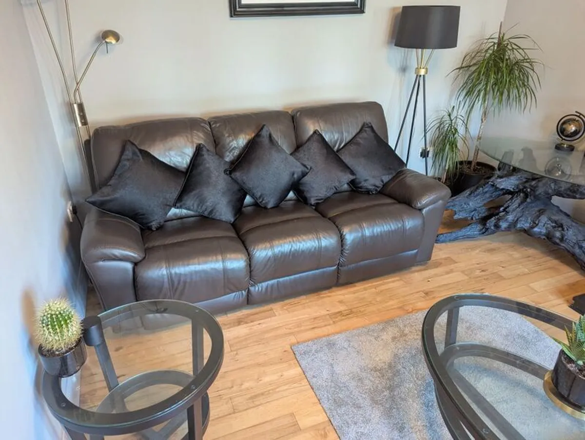 3-Seater Recliner Sofa - Excellent Condition - Image 1