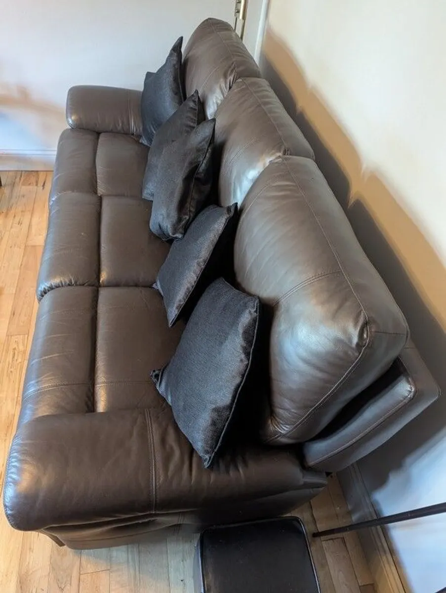 3-Seater Recliner Sofa - Excellent Condition - Image 3