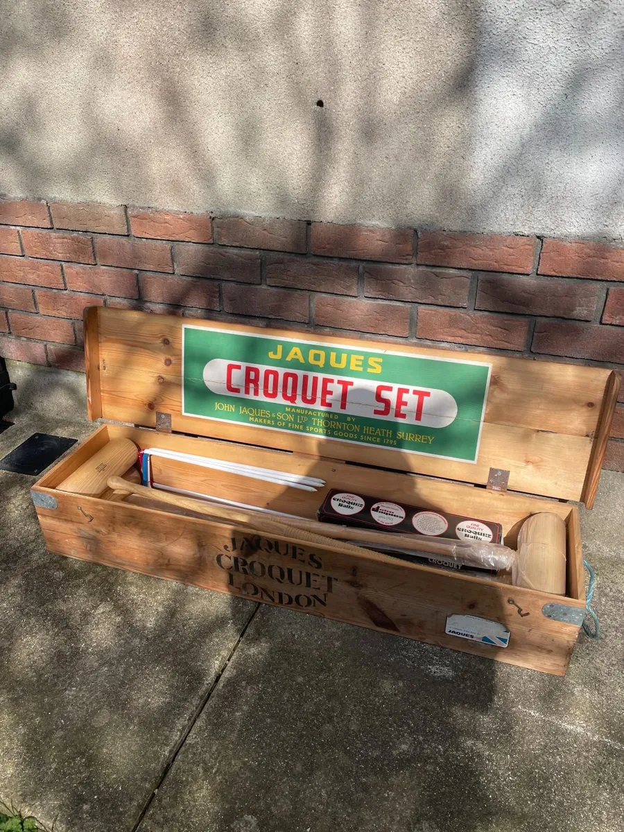 VINTAGE JAQUES LONDON CROQUET IN ORIGINAL PINE BOX - Image 1