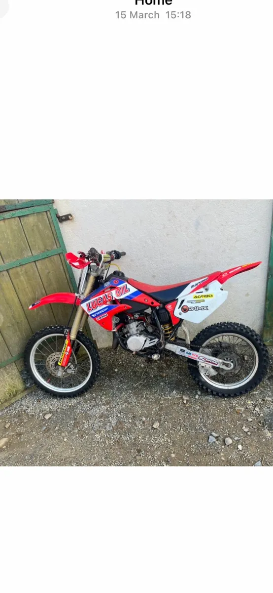 Honda cr 85 dirt bike