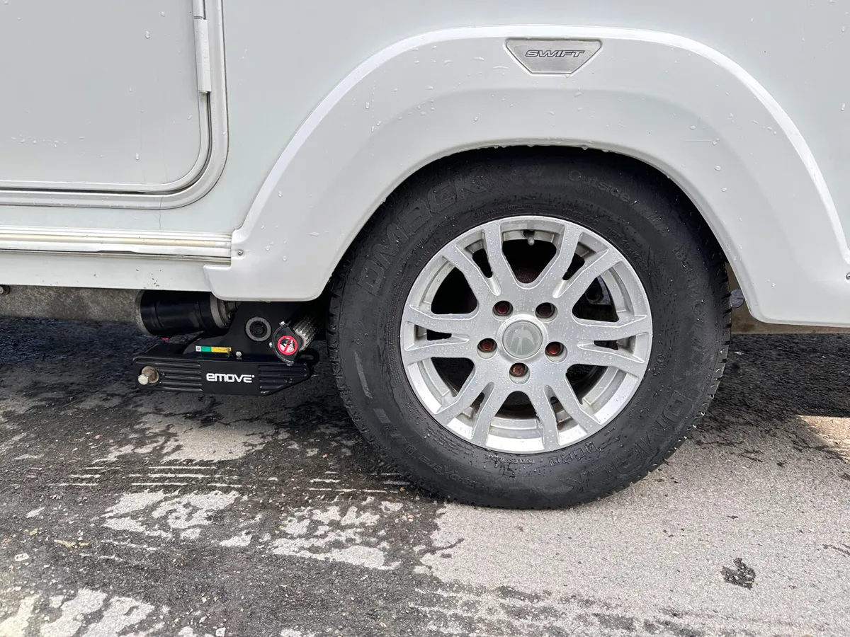 ✨STUNNING SWIFT LIFESTLYE 4 BERTH FIXED BED✨ - Image 3