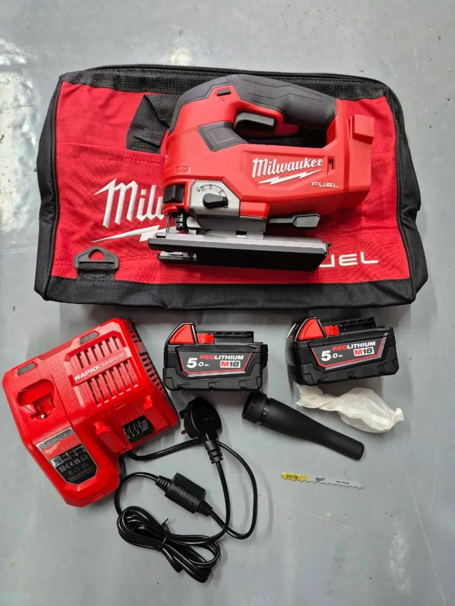 Milwaukee M18FJS Fuel Cordless Jigsaw Kit - Image 1