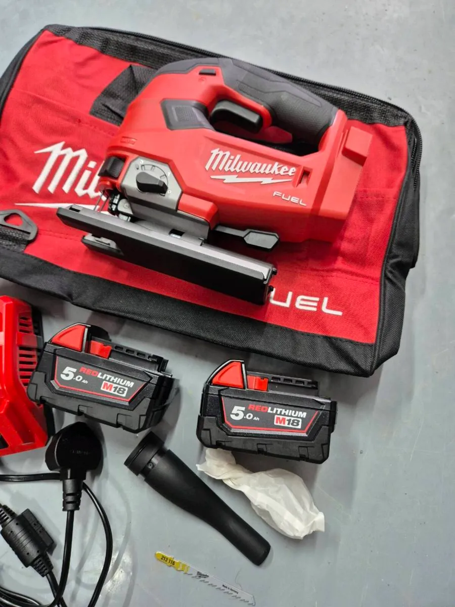 Milwaukee M18FJS Fuel Cordless Jigsaw Kit - Image 2