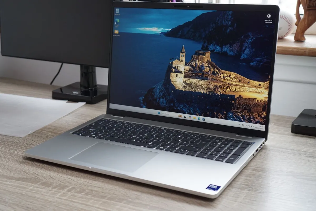 New Dell Pro 16 Plus | Core Ultra 5 235U | 32GB - Image 1