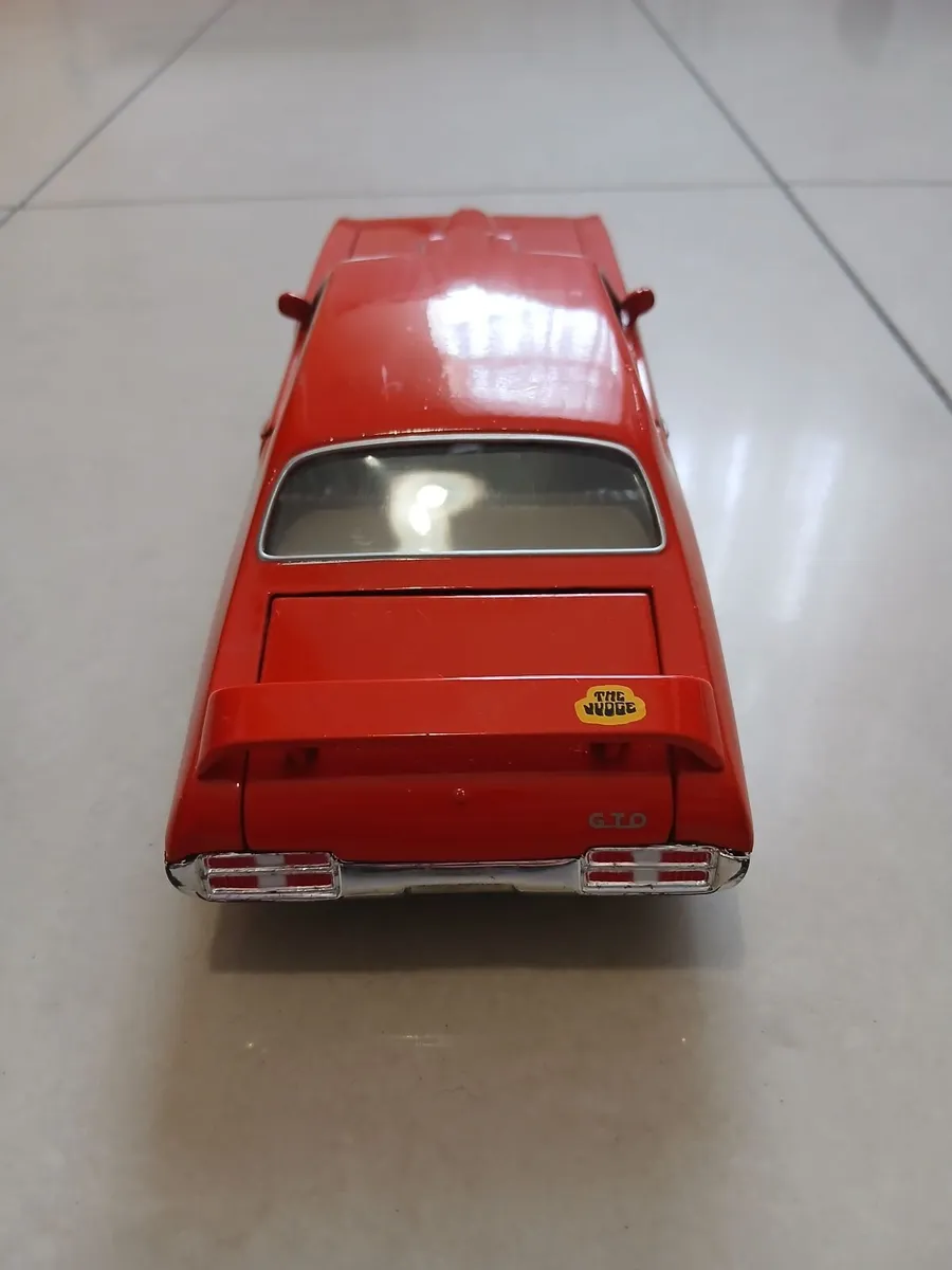 1969 Pontiac GTO “The Judge” 1:24 Die-Cast - Image 4
