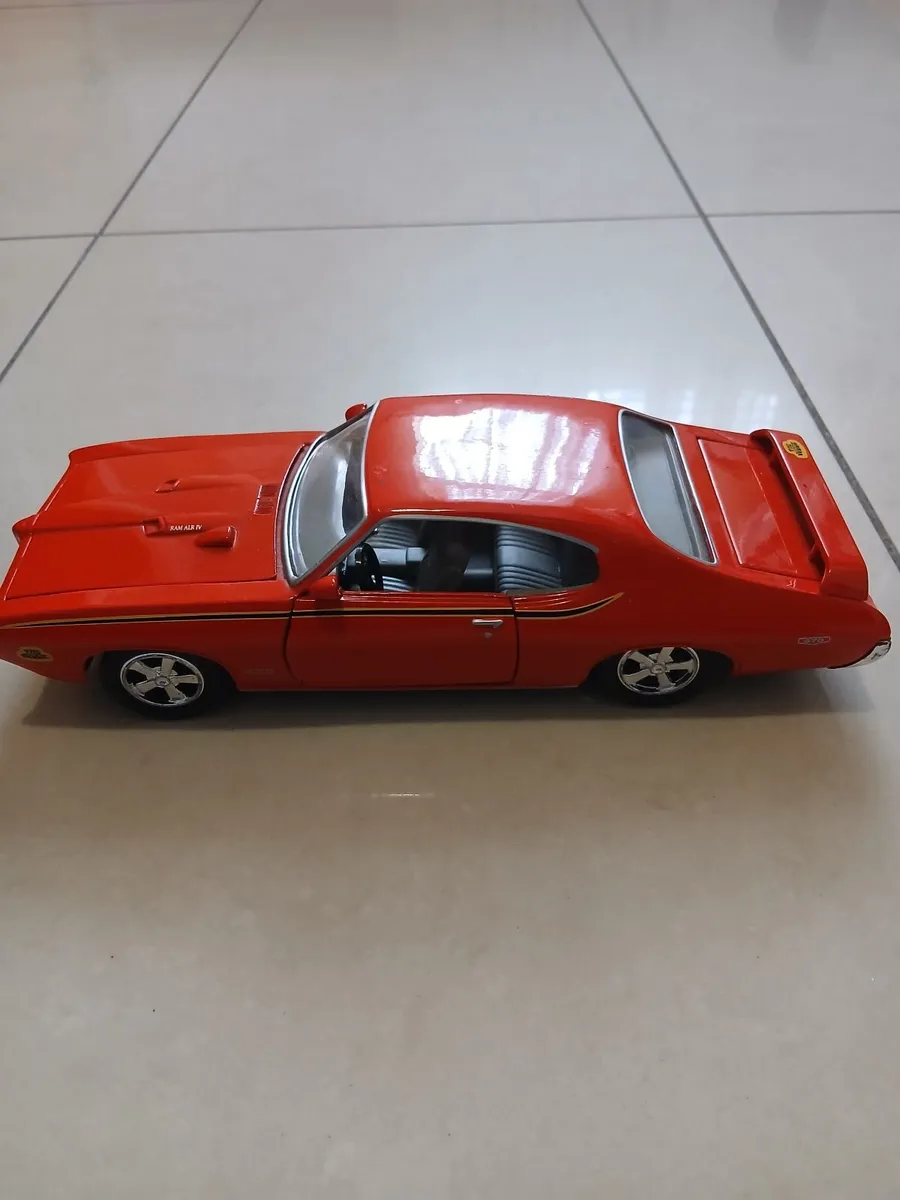 1969 Pontiac GTO “The Judge” 1:24 Die-Cast - Image 3