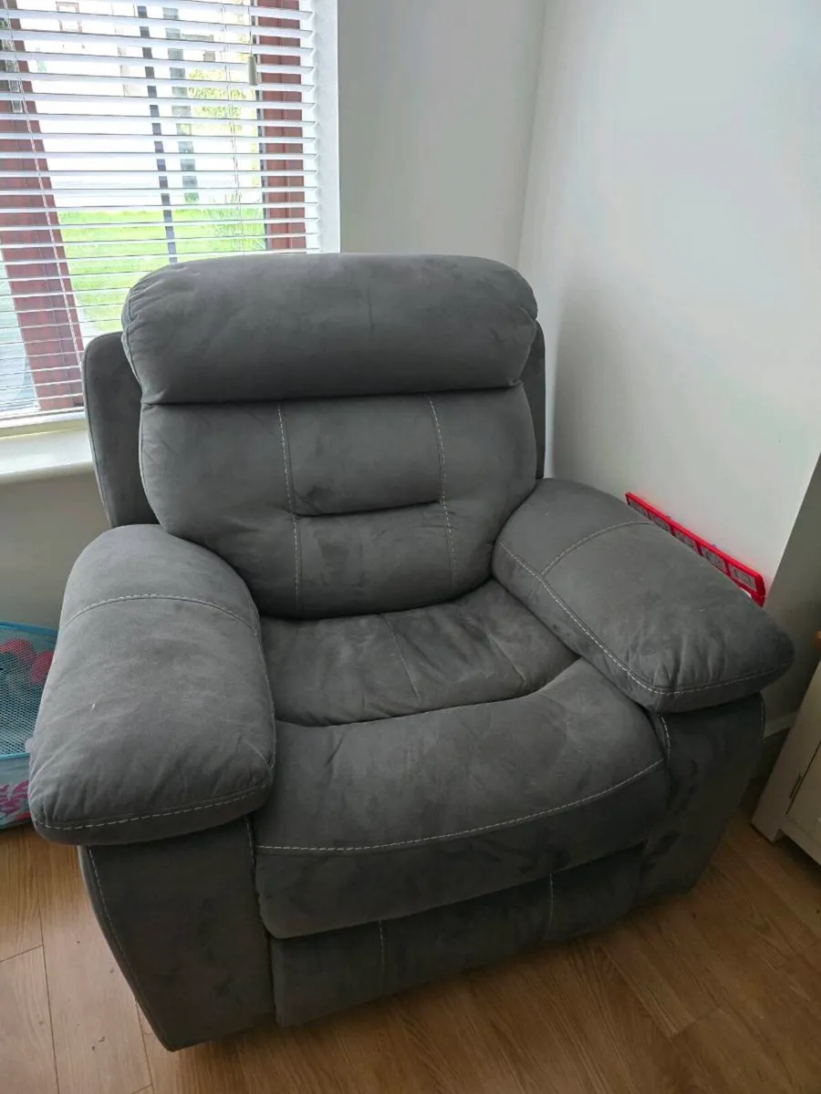 Recliner armchair - Image 1