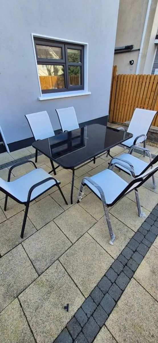 Garden table - Image 2