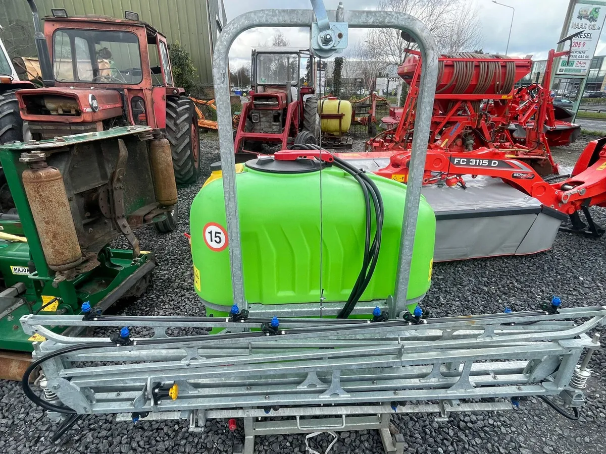 400L sprayer, 12m booms - Image 1