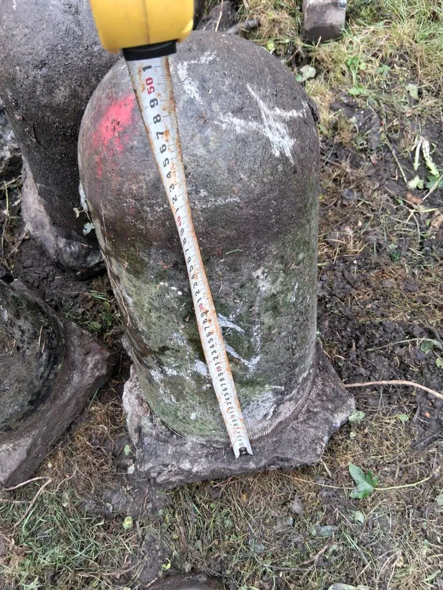 Bollards Cut Stone Antique - Image 2