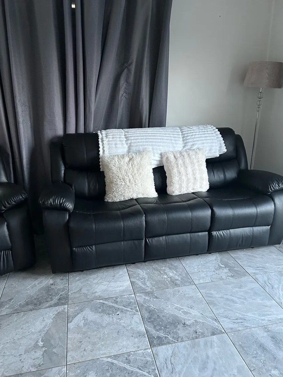 Leather sofa - Image 1