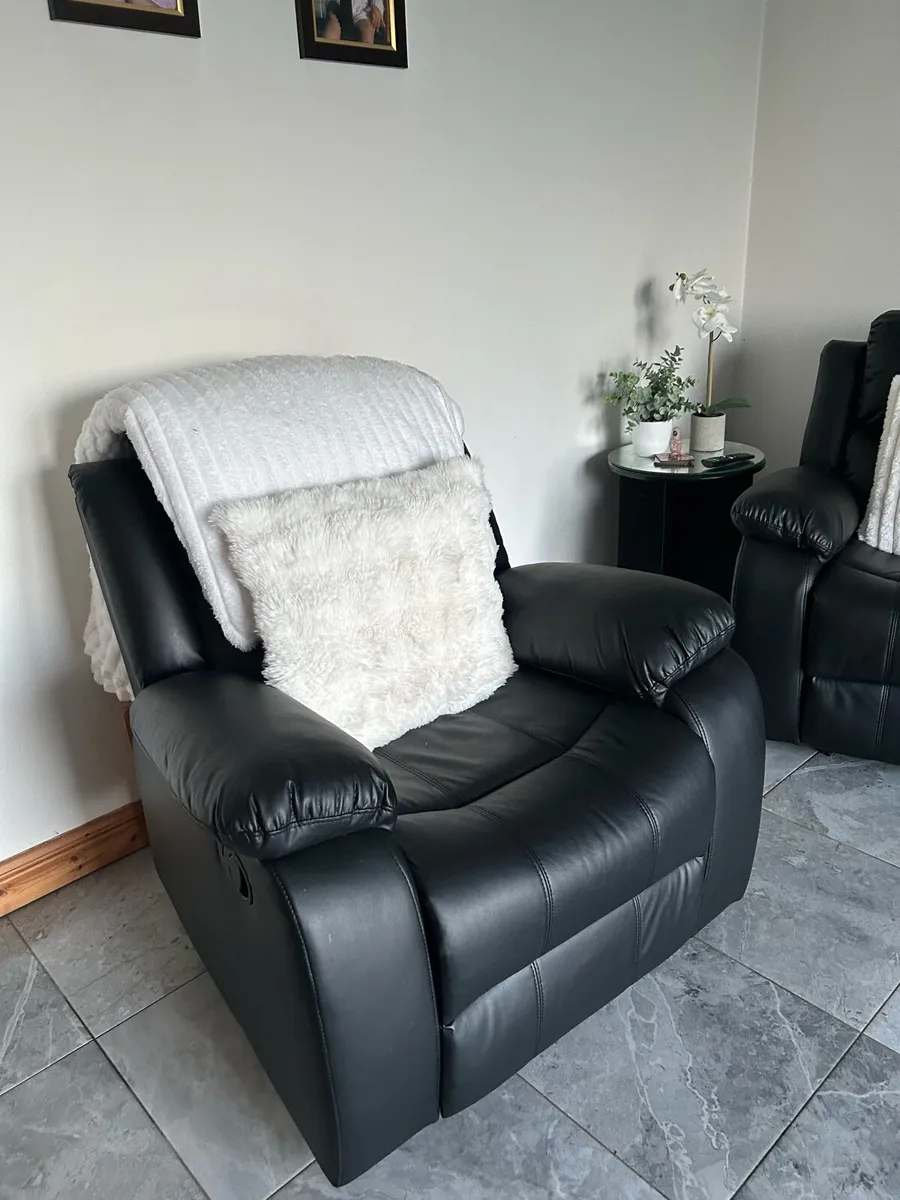 Leather sofa - Image 2