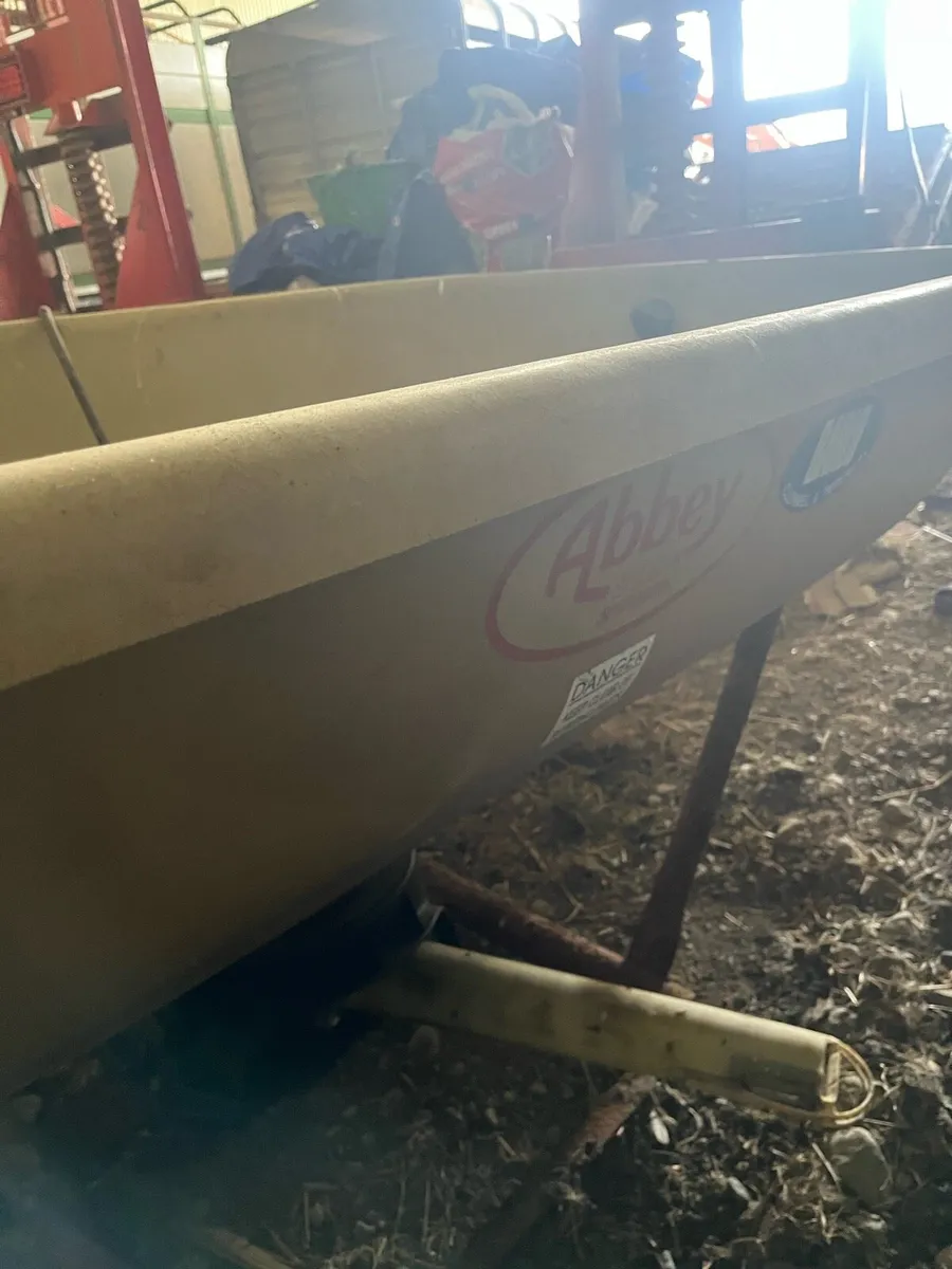Fertiliser spreader - Image 2