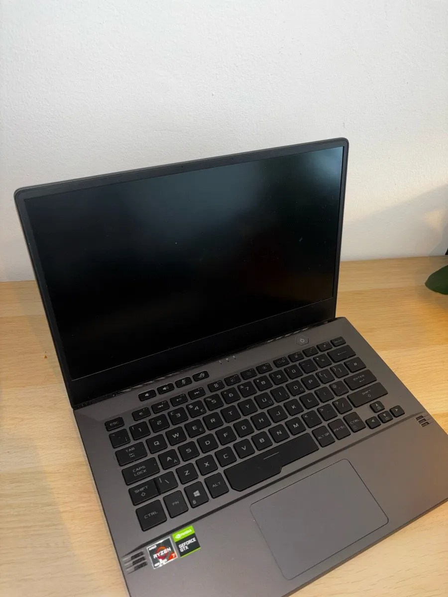 ASUS ROG ZEPHYRUS G14 2021 - Image 1