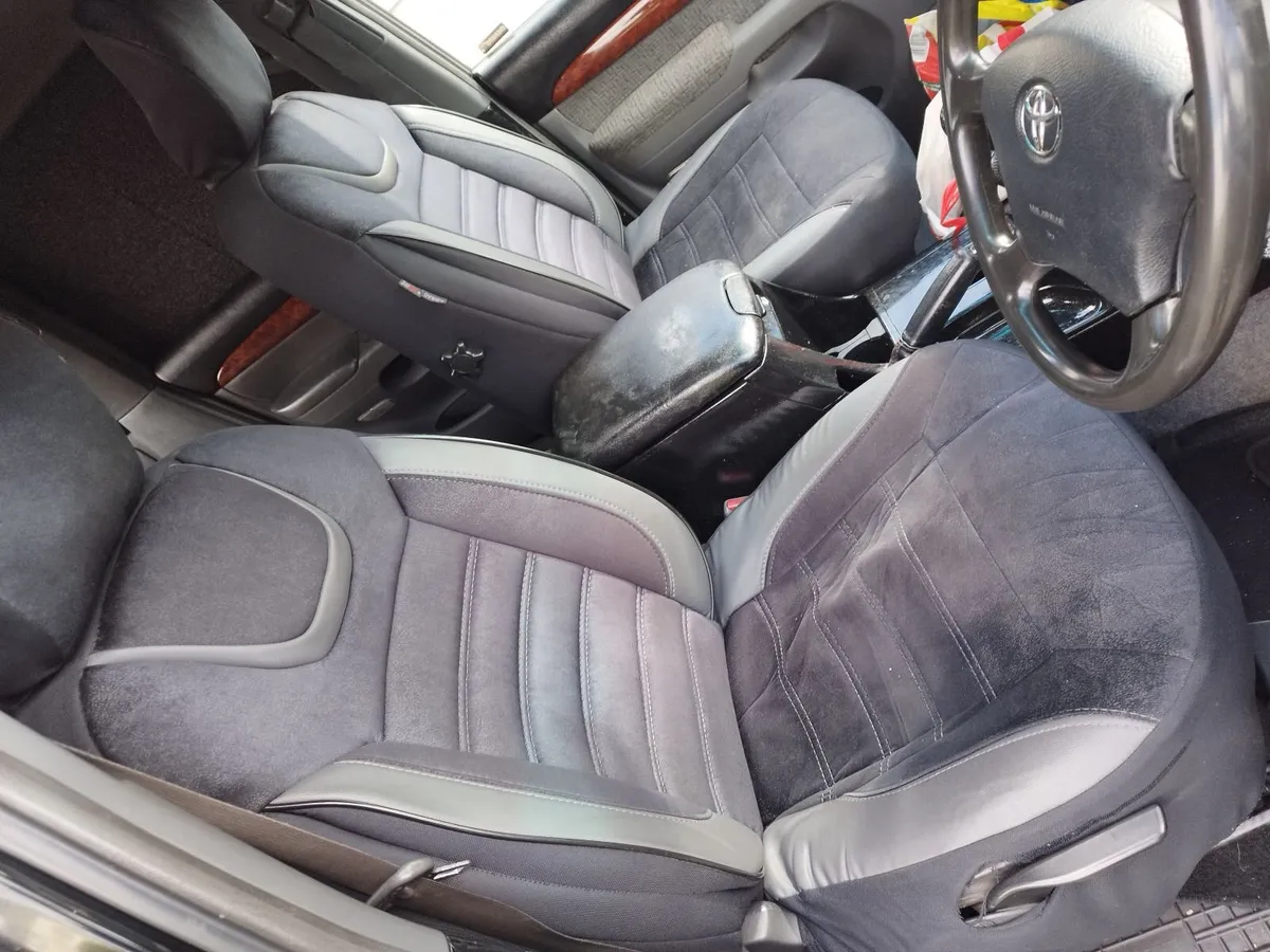 Toyota Land Cruiser 2004 - Image 3