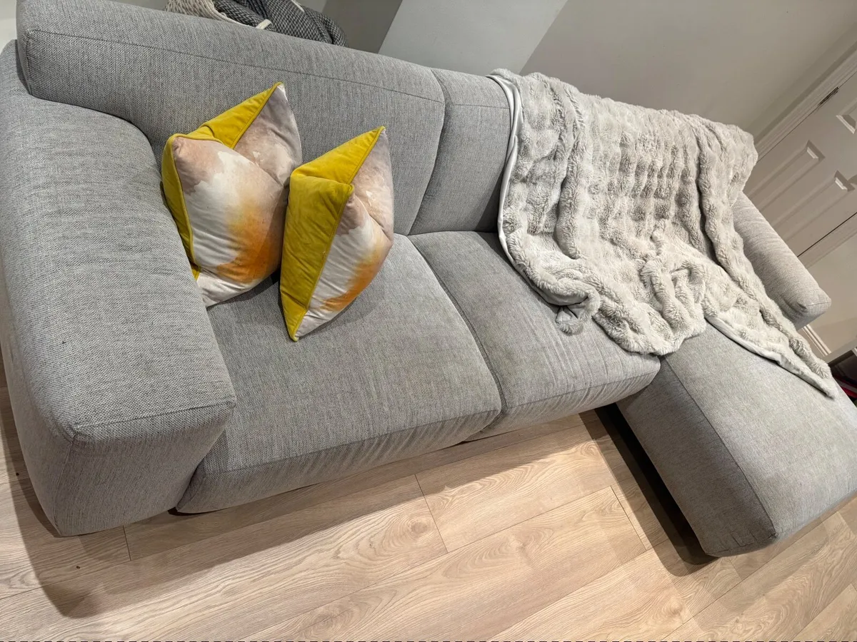 Arnotts sofa with large chaise long - Image 4