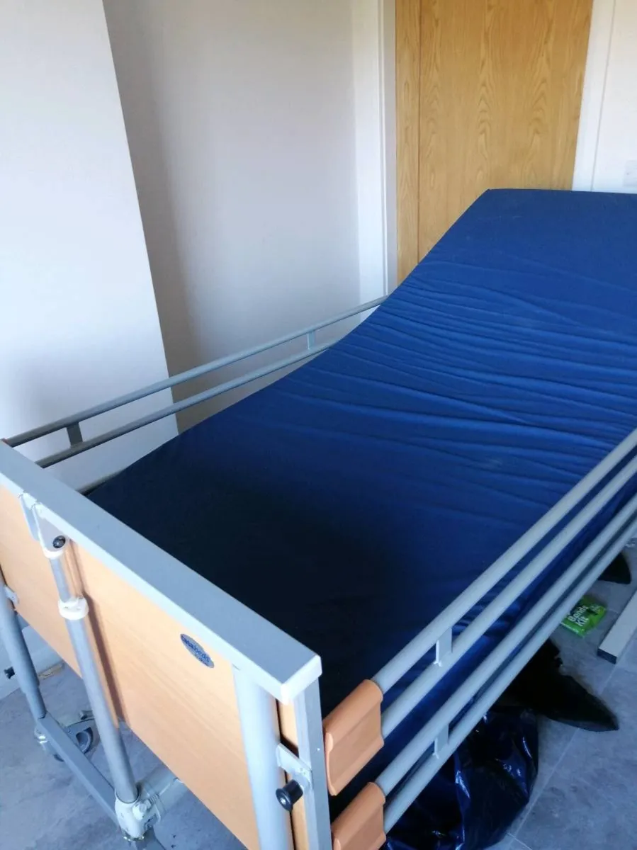 Hospital Bed - Image 4