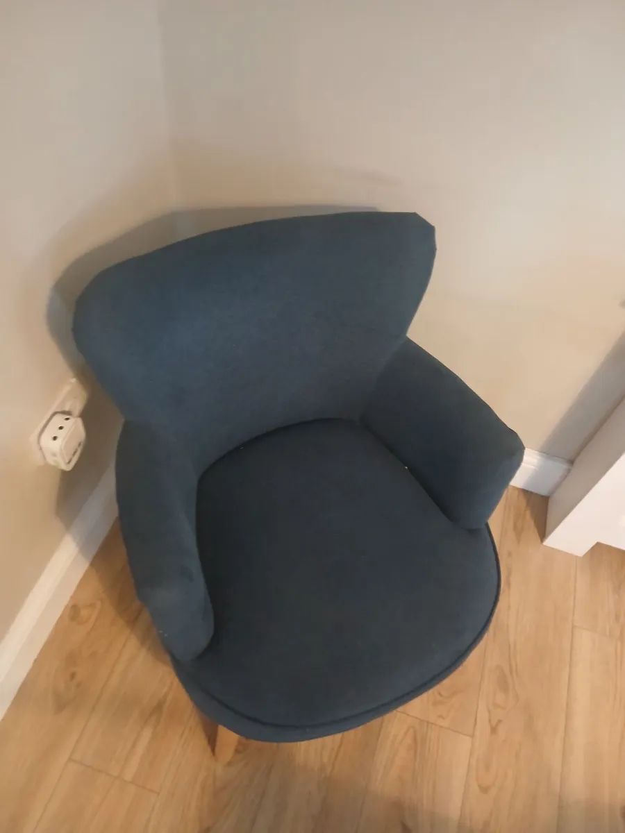 Occasional chair - Image 1