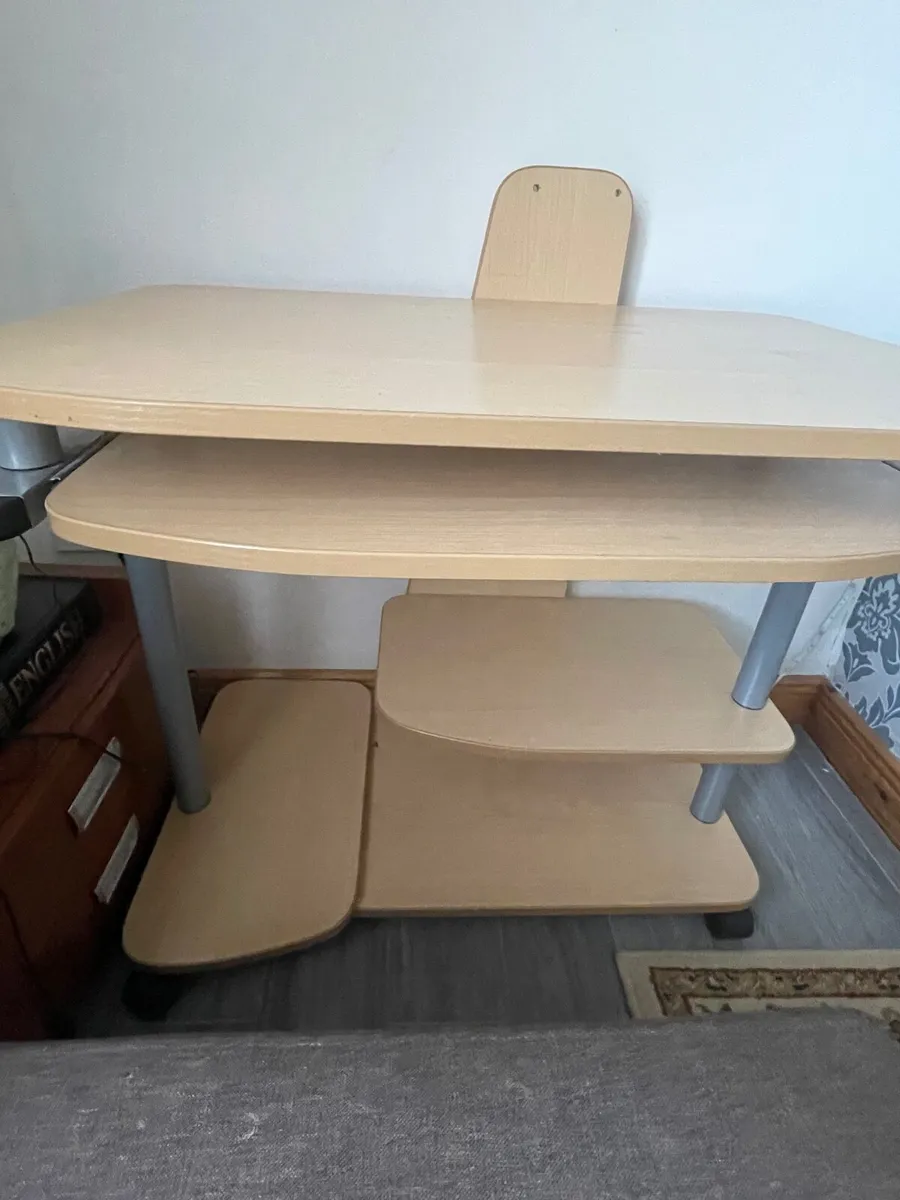 Computer table - Image 3